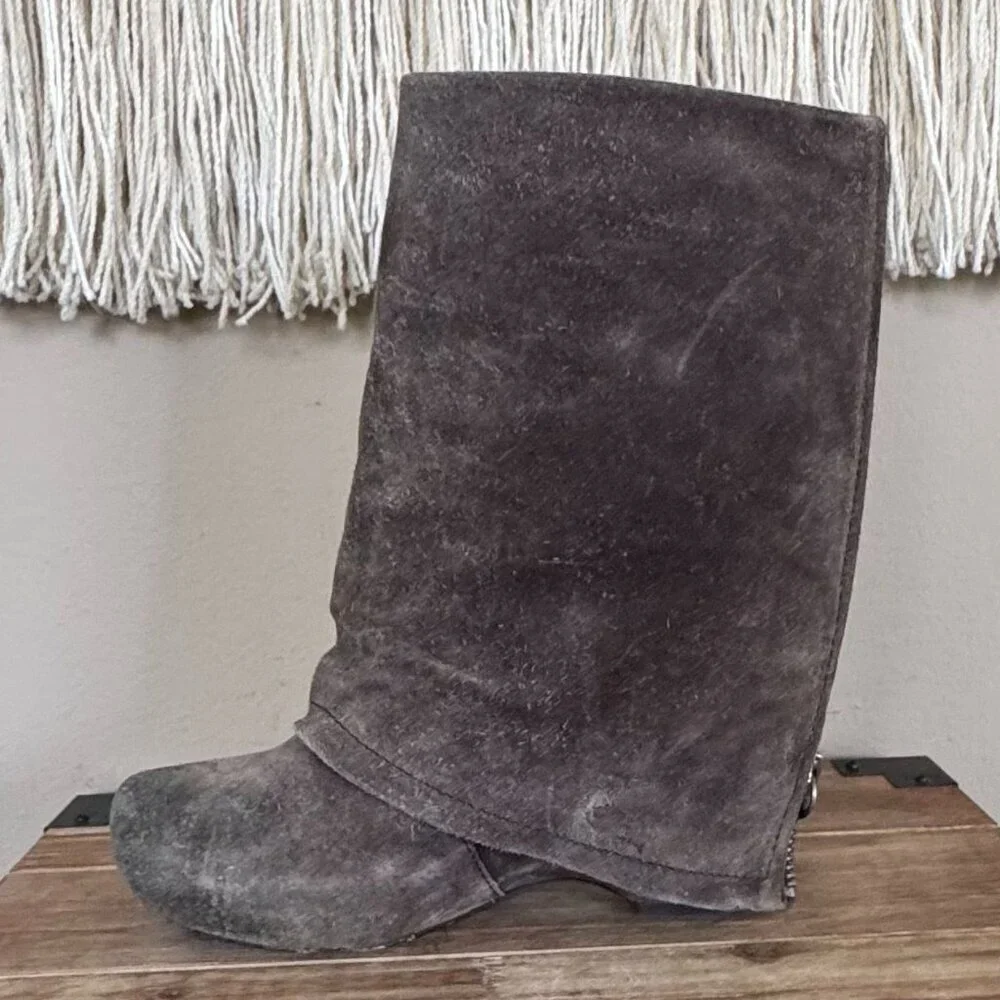 Vera Wang Lavender Joey Foldover Gray Suede Hidden Platform Wedge Boots Size 8